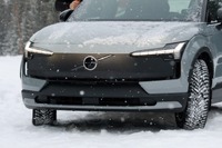 タフな「クロスカントリー」がフル電動で復活! ボルボ『EX30』に設定へ 画像