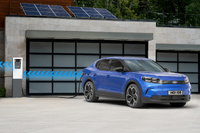 フォードの新型EV、太陽光発電で双方向充電可能に…家庭用蓄電池として活用 画像