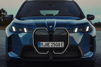 「斜めグリル」BMW『iX』にも採用で表情一新! パワーアップで航続700km超に拡大 画像