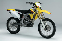スズキ、海外市場向けバイクの2010年モデル3機種を発表 画像