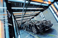 メルセデスベンツ、中国での販売減などの影響で減収減益 2024年通期決算 画像