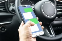 昨年の「ながら運転」死亡・重傷事故が過去最多、際立つ若年層のSNS操作［新聞ウォッチ］ 画像