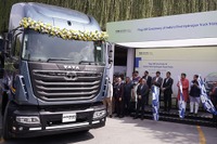 タタ、インド初の水素トラックの試験運行開始…燃料電池と水素エンジンの2種類 画像
