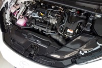 『プリウスPHEV』の吸気レスポンスとサウンドをアップ! ブリッツ、専用カーボンインテークシステムを発売 画像