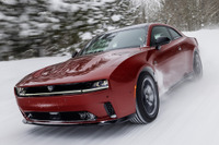 「EVだったらマッスルカーじゃない」「V8じゃないの?」ダッジ最強のチャージャーデイトナに日本のファンは賛否両論? 画像