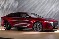 新型EV『マツダ6e』を2026年に英国発売へ、インテリアは日本の「間」イメージ 画像