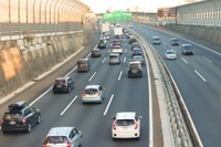 パイオニア、車のお出かけに関する調査実施…ドライバーは渋滞と駐車場探しに困惑 画像