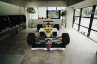 オープン記念に本物「ウィリアムズ・レーシング FW12」が店内に、渋谷「ピーチズ・ジャパン・ガレージ」にクルマ文化カフェがオープン 画像
