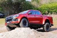 いすゞのピックアップトラック『D-MAX』新型が究極のオフロード仕様に 画像