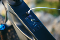 ボッシュ、eバイクのフレーム一体型ディスプレイ「Kiox 400C」発表 画像