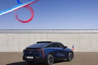 DSの新世代EV『N°8』がフランス大統領専用車に、伝統工芸を結集した特別仕様 画像