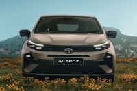 タタの小型ハッチバック『アルトロズ』、改良新型はセグメント初の機能満載 画像