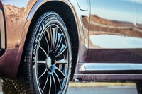 スポーツカー向け初のオールシーズンタイヤ、ミシュラン「クロスクライメート3 Sport」登場 画像