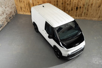 キアの新世代電動商用車『PV5』、英国で専用販売&整備ネットワーク構築へ 画像