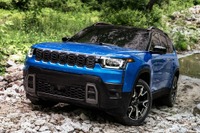 ジープ『チェロキー』新型、初のハイブリッド設定へ 画像