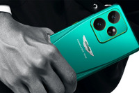 ハイエンド仕様! アストンマーティンとコラボしたスマホ、緑の「realme GT 7」 画像