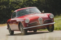 アルファロメオの最新スーパーカーと1956年製『1900スーパースプリント』が伊ミッレミリアを走る 画像