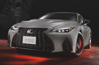 V8エンジン搭載のレクサスセダン『IS500』がクライマックス! 950万円の特別仕様を発売 画像