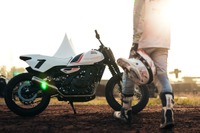 ロイヤルエンフィールド、フラットトラック専用バイク「FT450」を開発、「スライドスクール」で使用 画像
