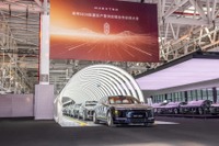 ファーウェイとJACの新ブランド「尊界」、新型EVセダン『S800』量産開始 画像