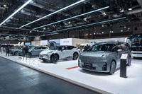 中国ジーリー、香港市場で存在感拡大…電動タクシー1000台納車とeVTOL展示 画像
