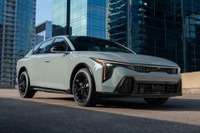 キアのグローバルモデル『K4』、米IIHSで最高の安全性評価を取得 画像