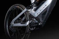 アルピーヌと仏ラピエール、約200万円の高級電動マウンテンバイク発表 画像