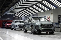 アウディ『Q3』新型、ハンガリー工場で量産開始 画像