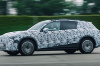 メルセデスベンツ『GLC』次期型のEVプロトタイプを公開、Sクラス譲りのエアサス搭載 画像