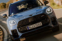 MINI『カントリーマン』の限定車に「カラーリングカッコよすぎ」とSNS注目！「売り切れ」報告する投稿も 画像