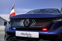 ルノー、新型「大統領専用車」を発表…装甲システム搭載のハイブリッドSUVに 画像