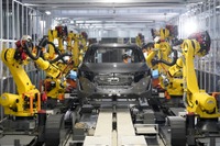 日本の自動車産業のロボット導入が過去最高、前年比11%増 2024年 画像