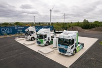 日産、英国自動車業界初の電動トラック充電ステーション稼働…年間1500トンのCO2削減へ 画像