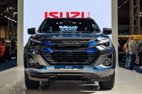 いすゞ初の電動ピックアップ『D-Max EV』は約1190万円、年内英国予約開始へ 画像