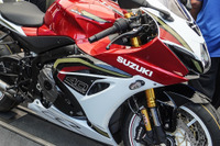 待望の新型スズキ『GSX-R1000R』が予告なしの初公開!「3色3様」往年のレーシングカラーで日本市場復活へ 画像