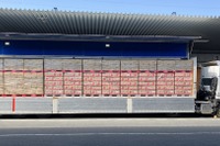 日本通運、伊藤園と森永製菓の群馬-北海道間共同輸送開始…重軽混載で物流効率化 画像
