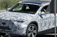 より高級に！ 人気SUV、メルセデスベンツ『GLA』の次期型プロトタイプが出現 画像