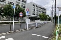 狭い道! 制限1.3m、通れる車がなくなった都市計画?…東京都世田谷区 画像