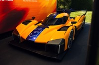 マクラーレンの新型ハイパーカー、インディ500優勝車に敬意の新塗装で登場…モントレーカーウィーク2025 画像