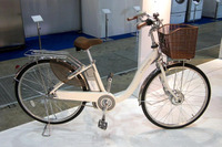 ［GOOD DESIGN EXPO 09］エネループバイク…同じデザインか、新しい乗り物か 画像