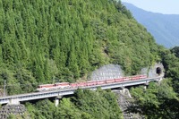 日本一の急勾配、大井川鉄道の90パーミルを歩く　アプト式35周年でツアー企画 画像