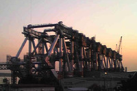 東京港臨海大橋、新日鉄の高性能鋼材BHSを採用 画像