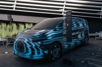 メルセデスベンツ、新型電動ミニバン『VLE』プロトタイプ初公開…IAAモビリティ2025 画像