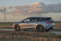 BYDが新型PHEVワゴンを欧州初公開、エンジン併用で航続1300km以上…IAAモビリティ2025 画像