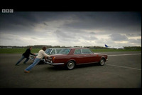 ［動画］メルセデスベンツ vs ロールスロイス…古き良き高級車が対決 画像