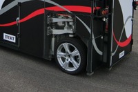 ジェイテクトが転舵・駆動ユニット開発、4つの機能を1ユニットに集約…フラットで広い車内実現 画像