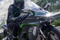 カワサキのスーパーチャージャーバイク『Ninja H2 SX SE』新色登場！ 価格は313万5000円 画像