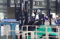 日本通運、全国フォークリフト運転競技大会で一般・女性両部門制覇 画像
