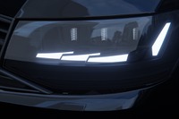 フォルビア・ヘラ、フラットライト技術をフロントに初採用…デイタイムランニングライトに 画像