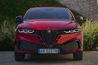 アルファロメオ『トナーレ』に改良新型、スーパーカー『33ストラダーレ』着想の新グリル採用…米国発表 画像